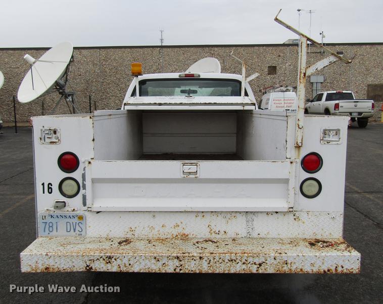 image for item DD3805 2003 Ford F250 Super Duty utility bed pickup truck