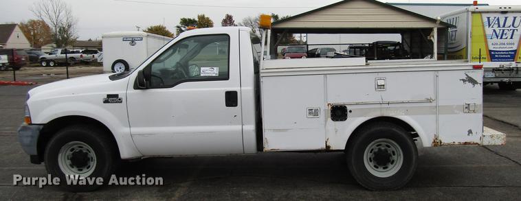 image for item DD3805 2003 Ford F250 Super Duty utility bed pickup truck