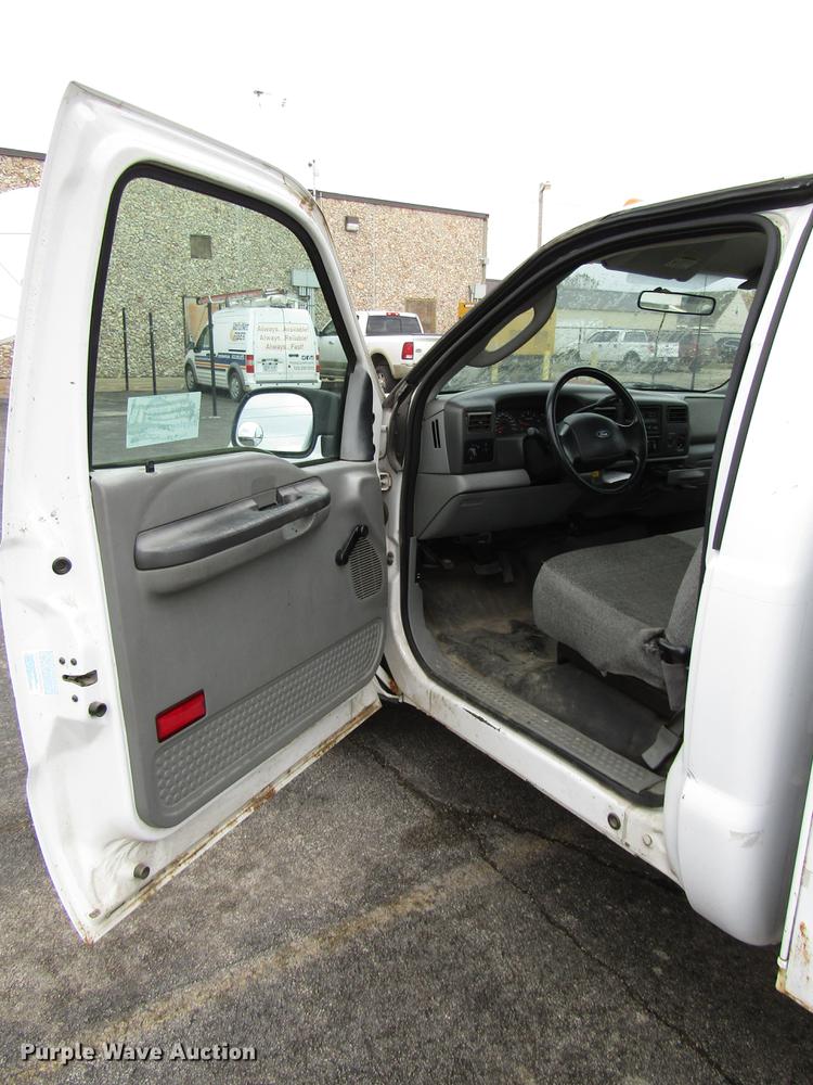 image for item DD3805 2003 Ford F250 Super Duty utility bed pickup truck