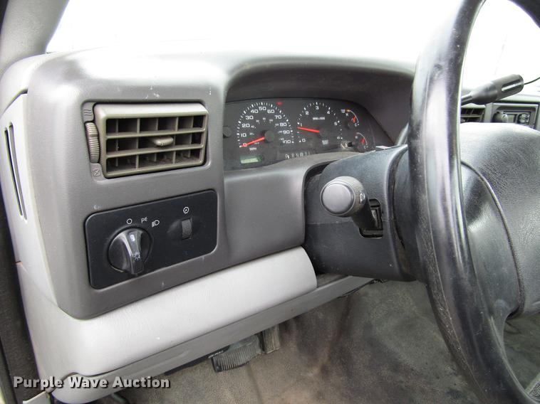 image for item DD3805 2003 Ford F250 Super Duty utility bed pickup truck