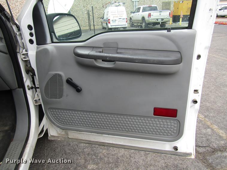 image for item DD3805 2003 Ford F250 Super Duty utility bed pickup truck