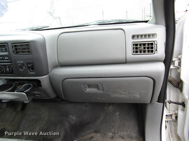 image for item DD3805 2003 Ford F250 Super Duty utility bed pickup truck