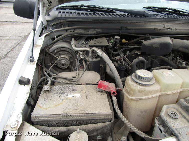 image for item DD3805 2003 Ford F250 Super Duty utility bed pickup truck