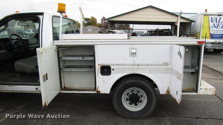 image for item DD3805 2003 Ford F250 Super Duty utility bed pickup truck