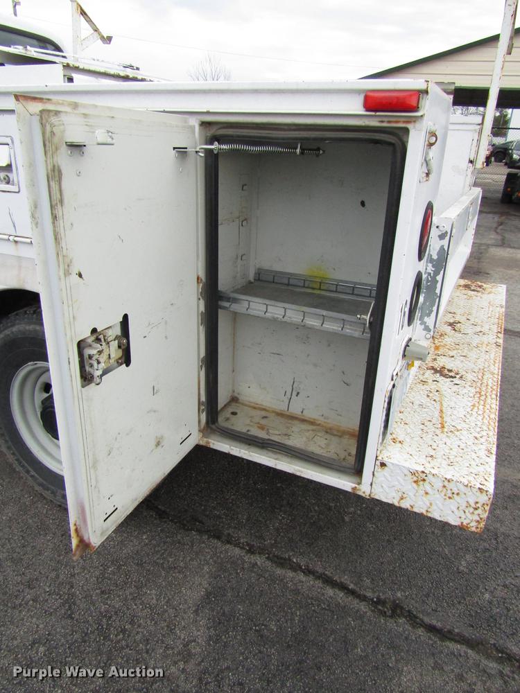 image for item DD3805 2003 Ford F250 Super Duty utility bed pickup truck