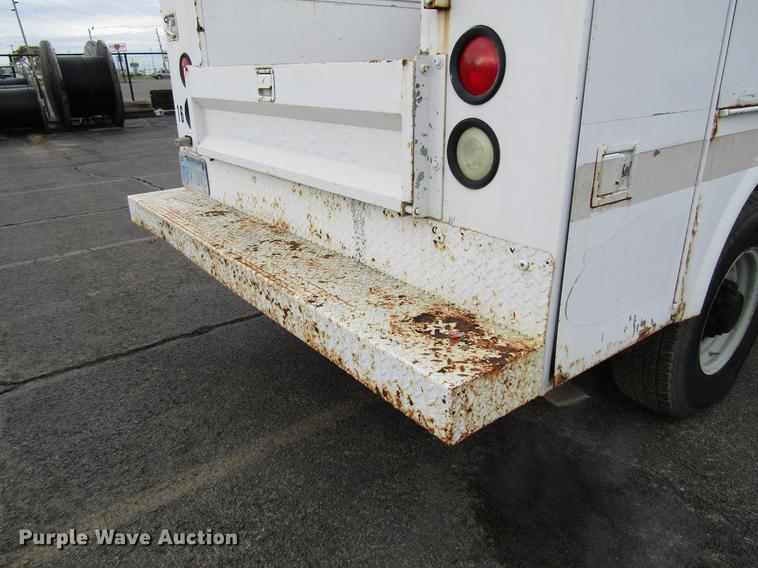 image for item DD3805 2003 Ford F250 Super Duty utility bed pickup truck