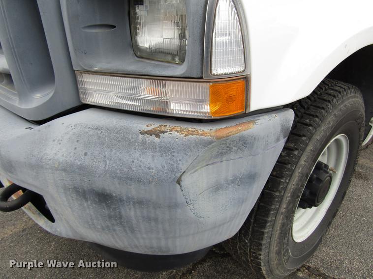 image for item DD3805 2003 Ford F250 Super Duty utility bed pickup truck