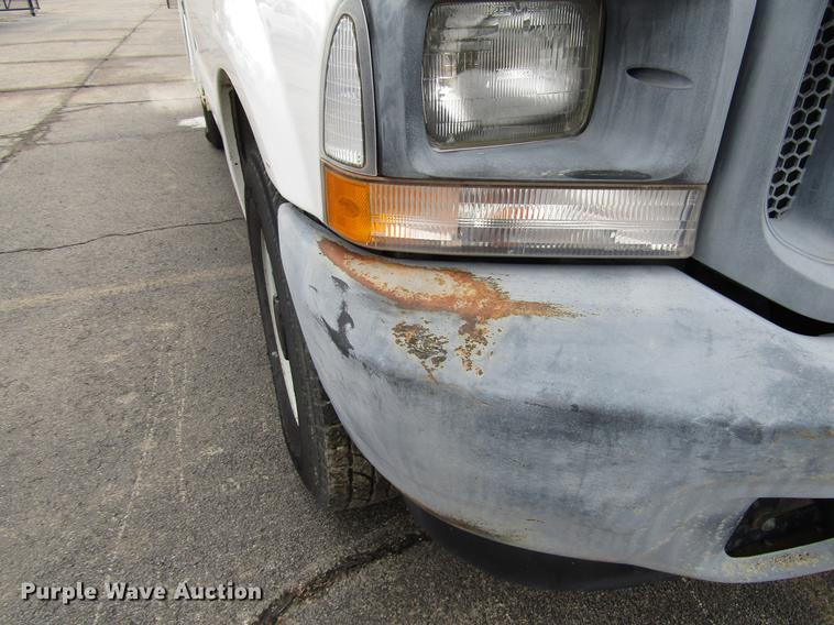 image for item DD3805 2003 Ford F250 Super Duty utility bed pickup truck