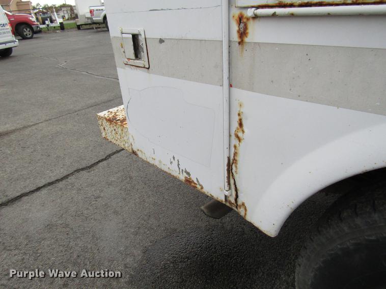 image for item DD3805 2003 Ford F250 Super Duty utility bed pickup truck