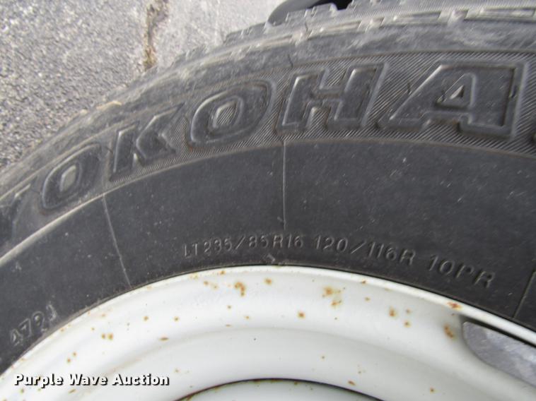 image for item DD3805 2003 Ford F250 Super Duty utility bed pickup truck