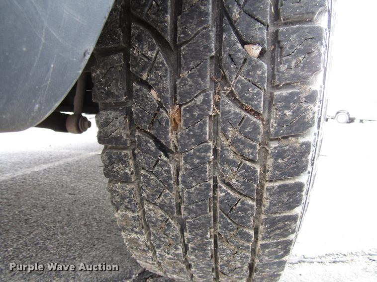 image for item DD3805 2003 Ford F250 Super Duty utility bed pickup truck