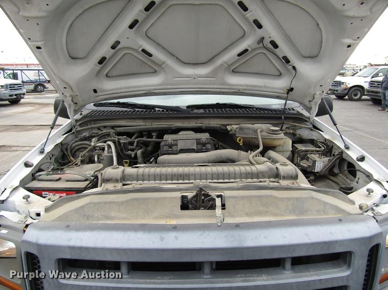 image for item DD3806 2005 Ford F250 Super Duty utility bed pickup truck