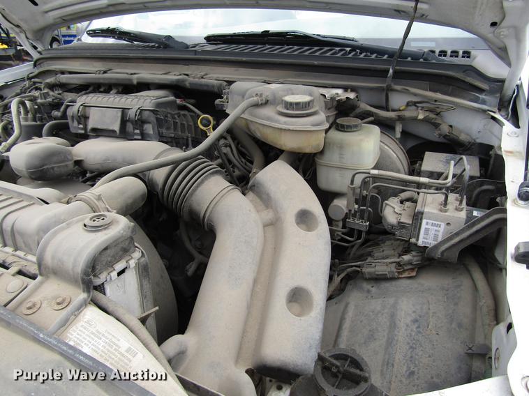 image for item DD3806 2005 Ford F250 Super Duty utility bed pickup truck