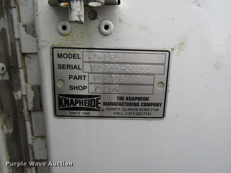 image for item DD3806 2005 Ford F250 Super Duty utility bed pickup truck