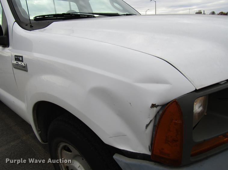 image for item DD3806 2005 Ford F250 Super Duty utility bed pickup truck