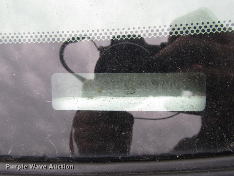 image for item DD3806 2005 Ford F250 Super Duty utility bed pickup truck