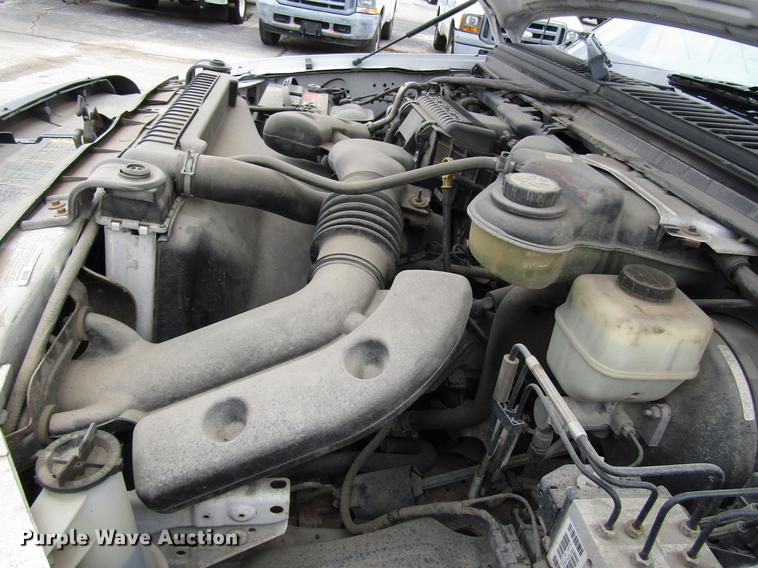 image for item DD3807 2005 Ford F250 Super Duty utility bed pickup truck