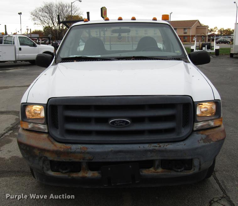 image for item DD3808 2002 Ford F250 Super Duty utility bed pickup truck