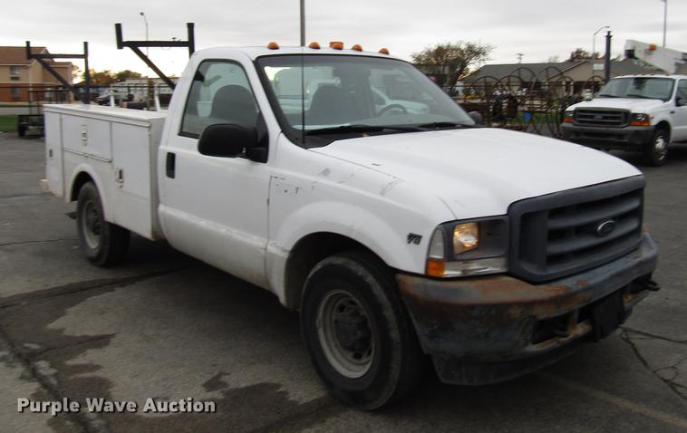 image for item DD3808 2002 Ford F250 Super Duty utility bed pickup truck