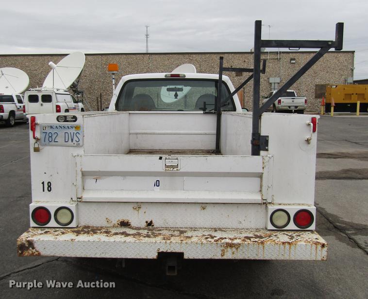 image for item DD3808 2002 Ford F250 Super Duty utility bed pickup truck