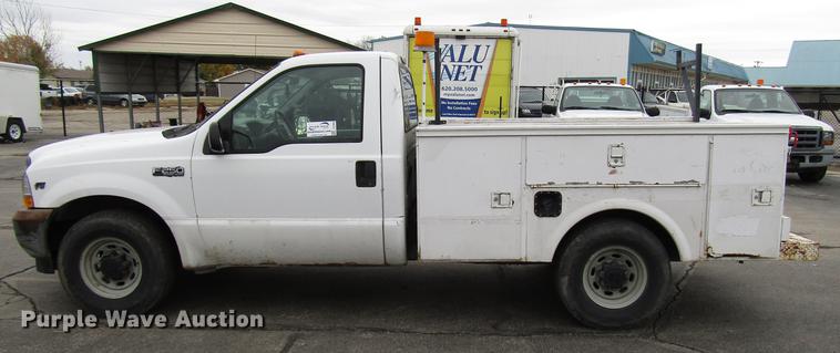 image for item DD3808 2002 Ford F250 Super Duty utility bed pickup truck