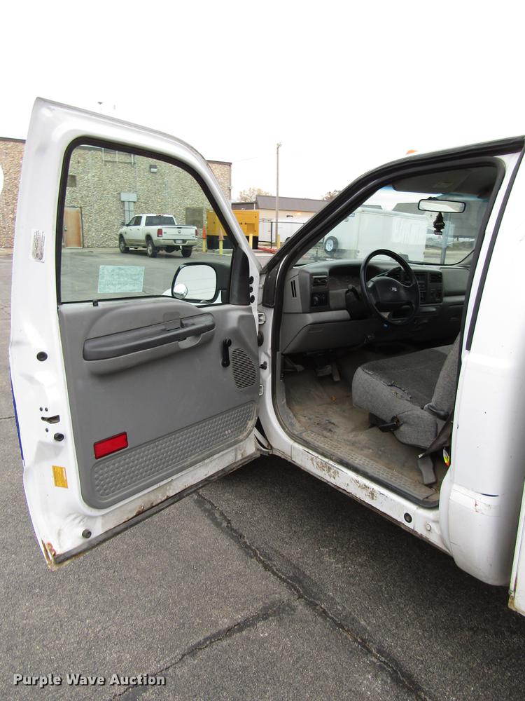 image for item DD3808 2002 Ford F250 Super Duty utility bed pickup truck