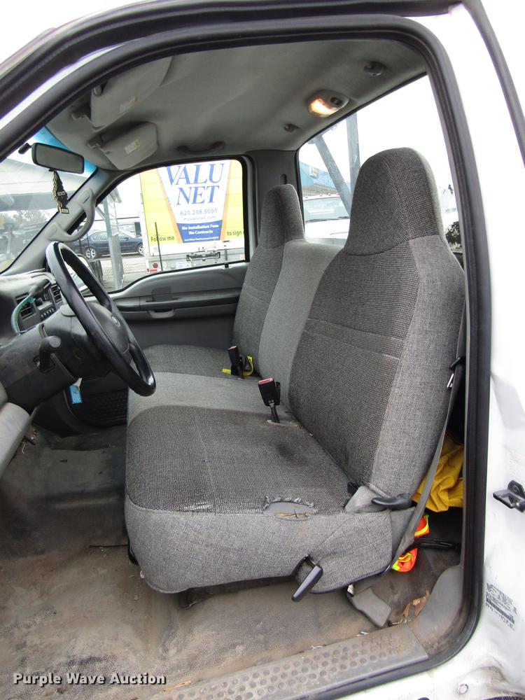 image for item DD3808 2002 Ford F250 Super Duty utility bed pickup truck