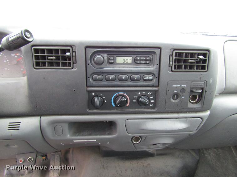 image for item DD3808 2002 Ford F250 Super Duty utility bed pickup truck