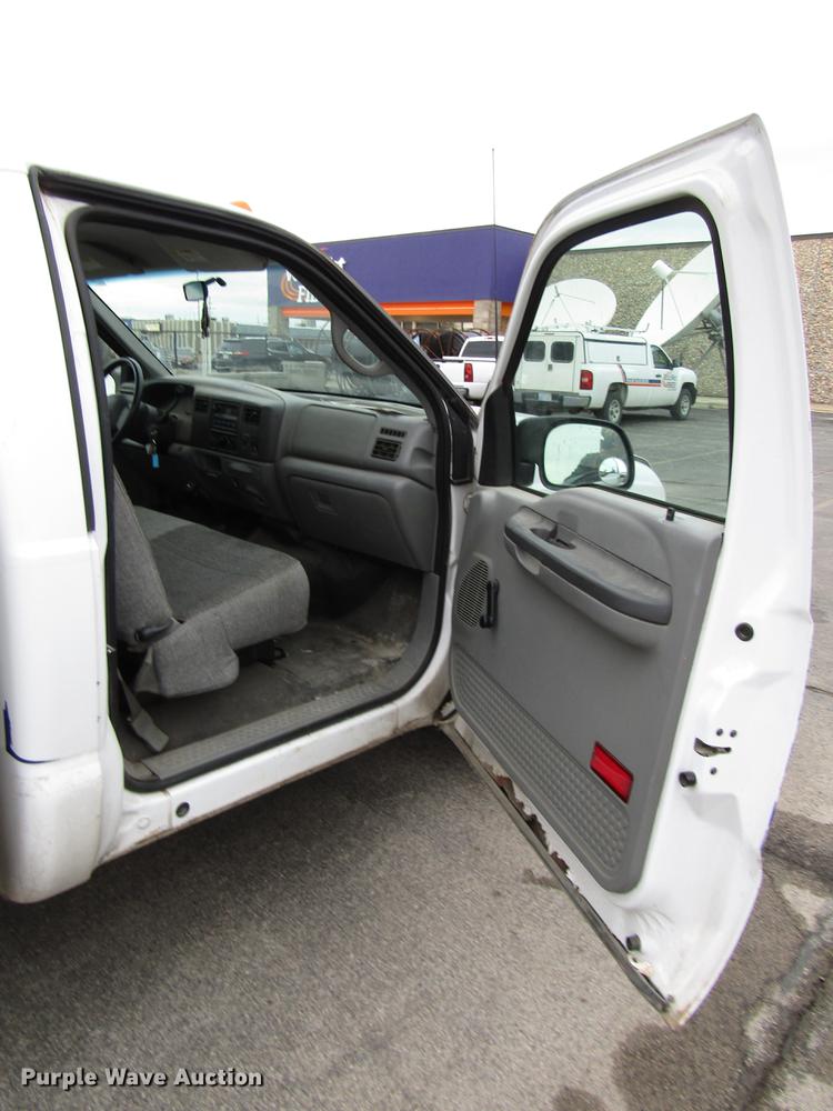 image for item DD3808 2002 Ford F250 Super Duty utility bed pickup truck