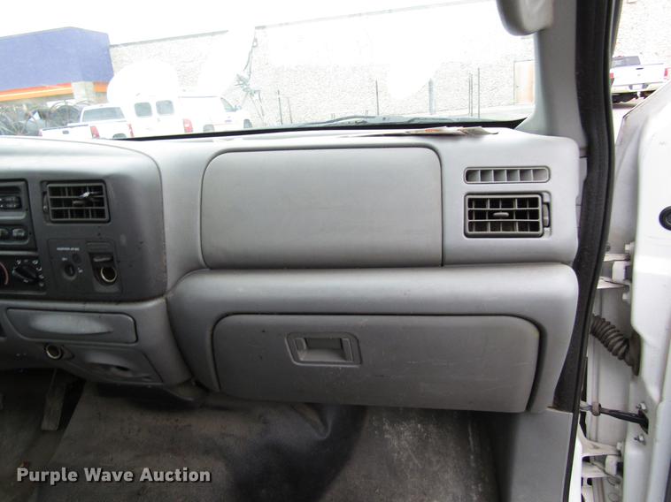 image for item DD3808 2002 Ford F250 Super Duty utility bed pickup truck