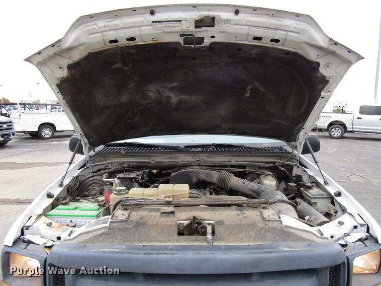 image for item DD3808 2002 Ford F250 Super Duty utility bed pickup truck