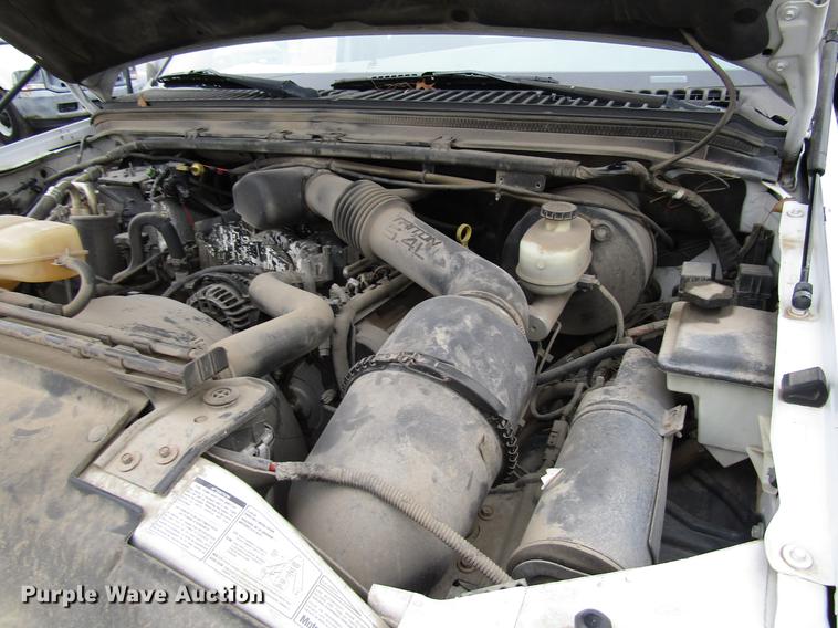 image for item DD3808 2002 Ford F250 Super Duty utility bed pickup truck