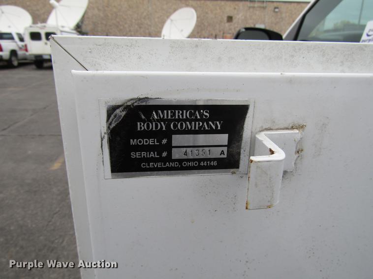 image for item DD3808 2002 Ford F250 Super Duty utility bed pickup truck