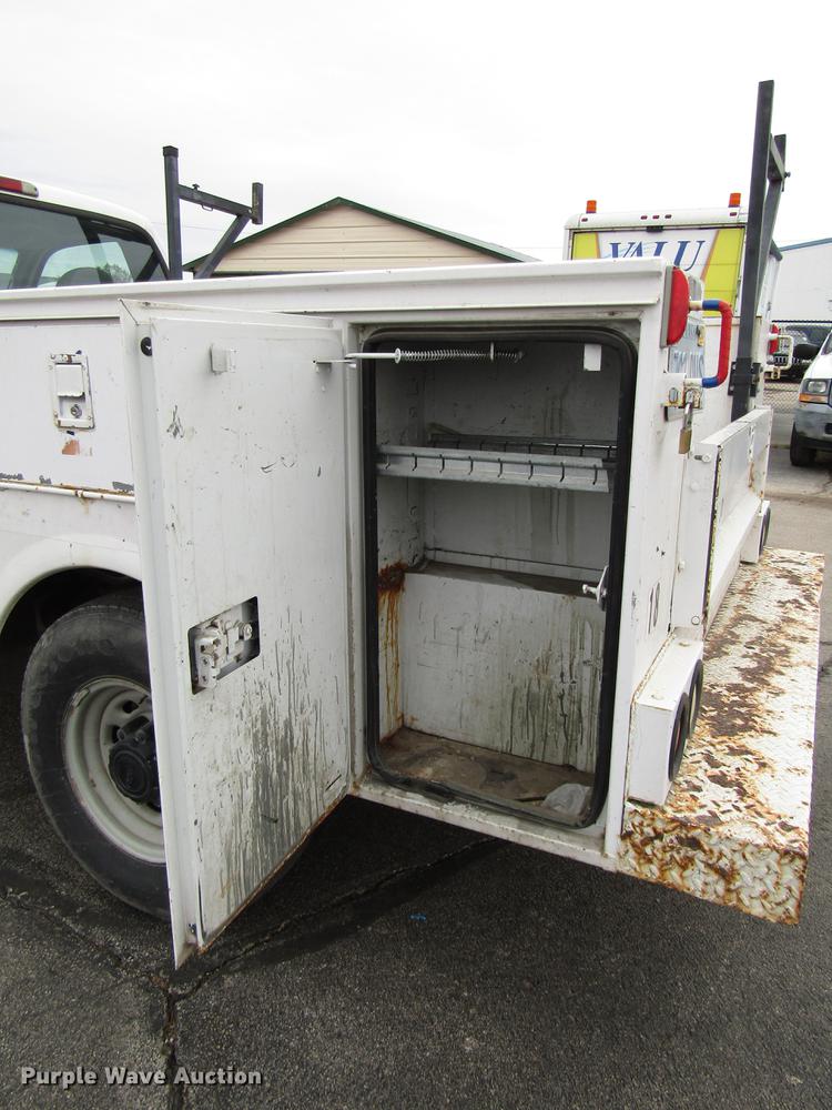 image for item DD3808 2002 Ford F250 Super Duty utility bed pickup truck