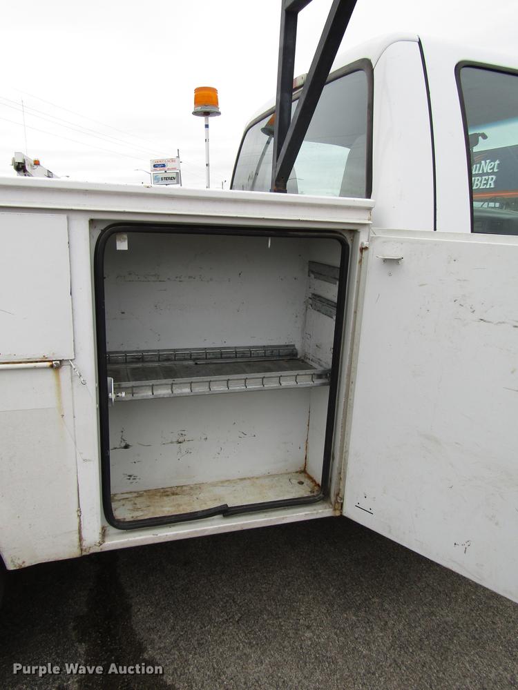 image for item DD3808 2002 Ford F250 Super Duty utility bed pickup truck