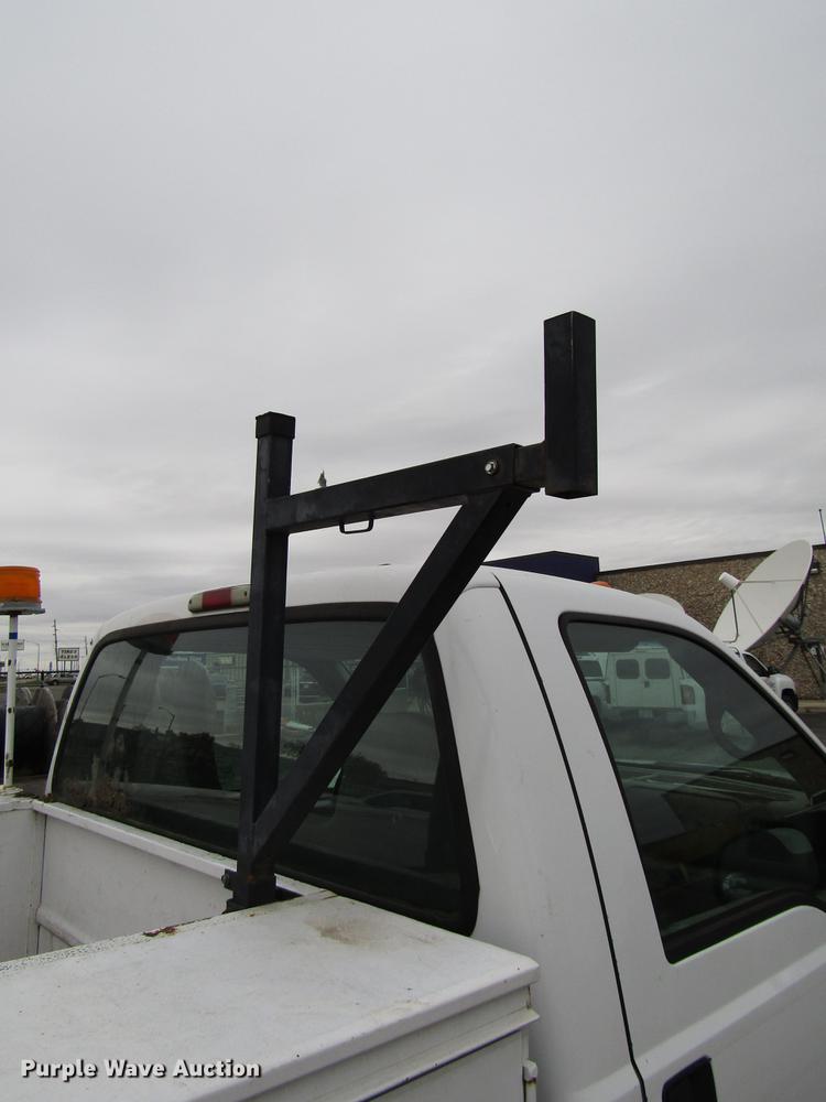 image for item DD3808 2002 Ford F250 Super Duty utility bed pickup truck