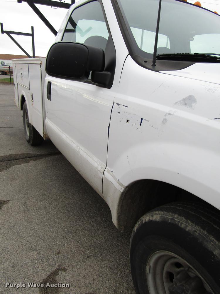 image for item DD3808 2002 Ford F250 Super Duty utility bed pickup truck