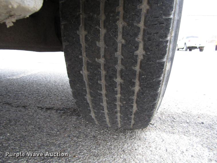 image for item DD3808 2002 Ford F250 Super Duty utility bed pickup truck