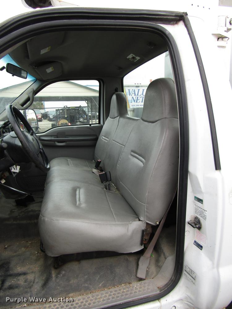 image for item DD3809 2001 Ford F450 Super Duty bucket truck