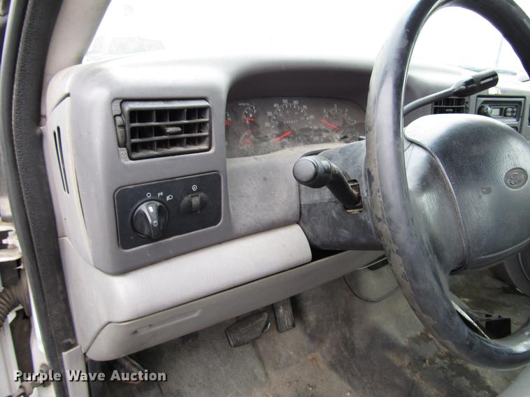 image for item DD3809 2001 Ford F450 Super Duty bucket truck