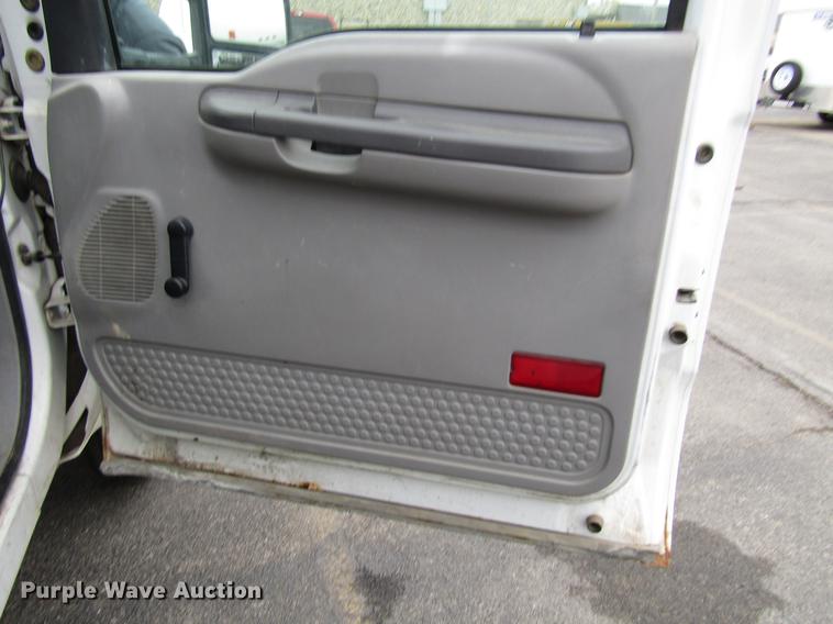 image for item DD3809 2001 Ford F450 Super Duty bucket truck