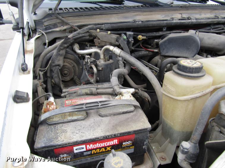 image for item DD3809 2001 Ford F450 Super Duty bucket truck