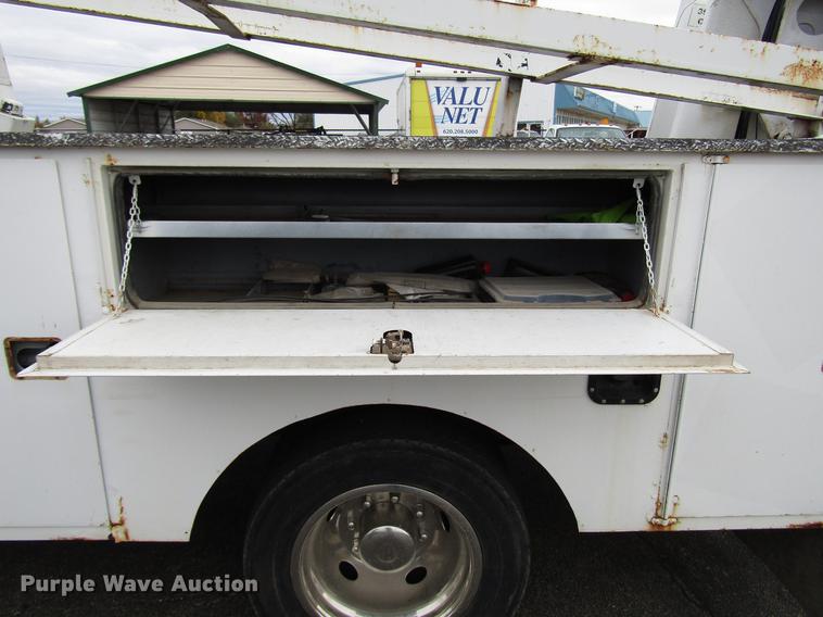 image for item DD3809 2001 Ford F450 Super Duty bucket truck