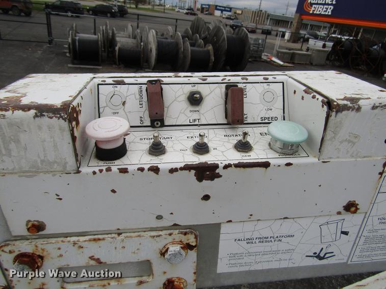 image for item DD3809 2001 Ford F450 Super Duty bucket truck