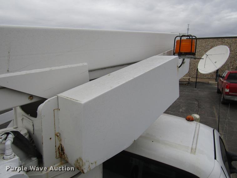 image for item DD3809 2001 Ford F450 Super Duty bucket truck