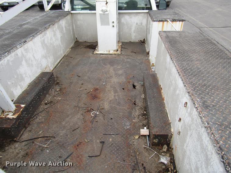 image for item DD3809 2001 Ford F450 Super Duty bucket truck