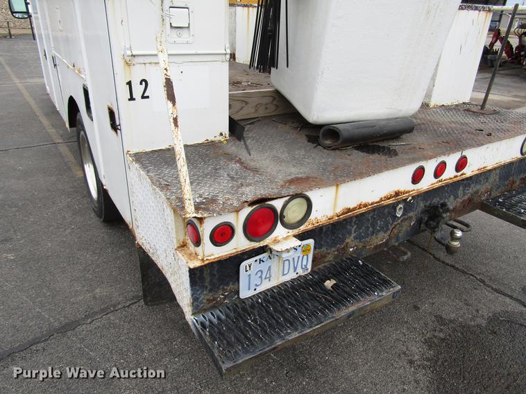 image for item DD3809 2001 Ford F450 Super Duty bucket truck