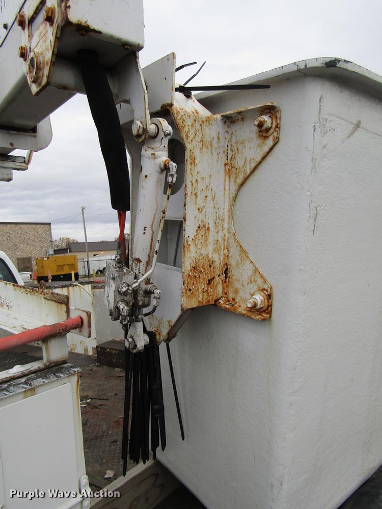 image for item DD3809 2001 Ford F450 Super Duty bucket truck