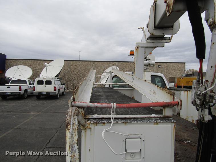 image for item DD3809 2001 Ford F450 Super Duty bucket truck