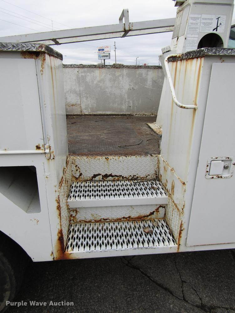 image for item DD3809 2001 Ford F450 Super Duty bucket truck